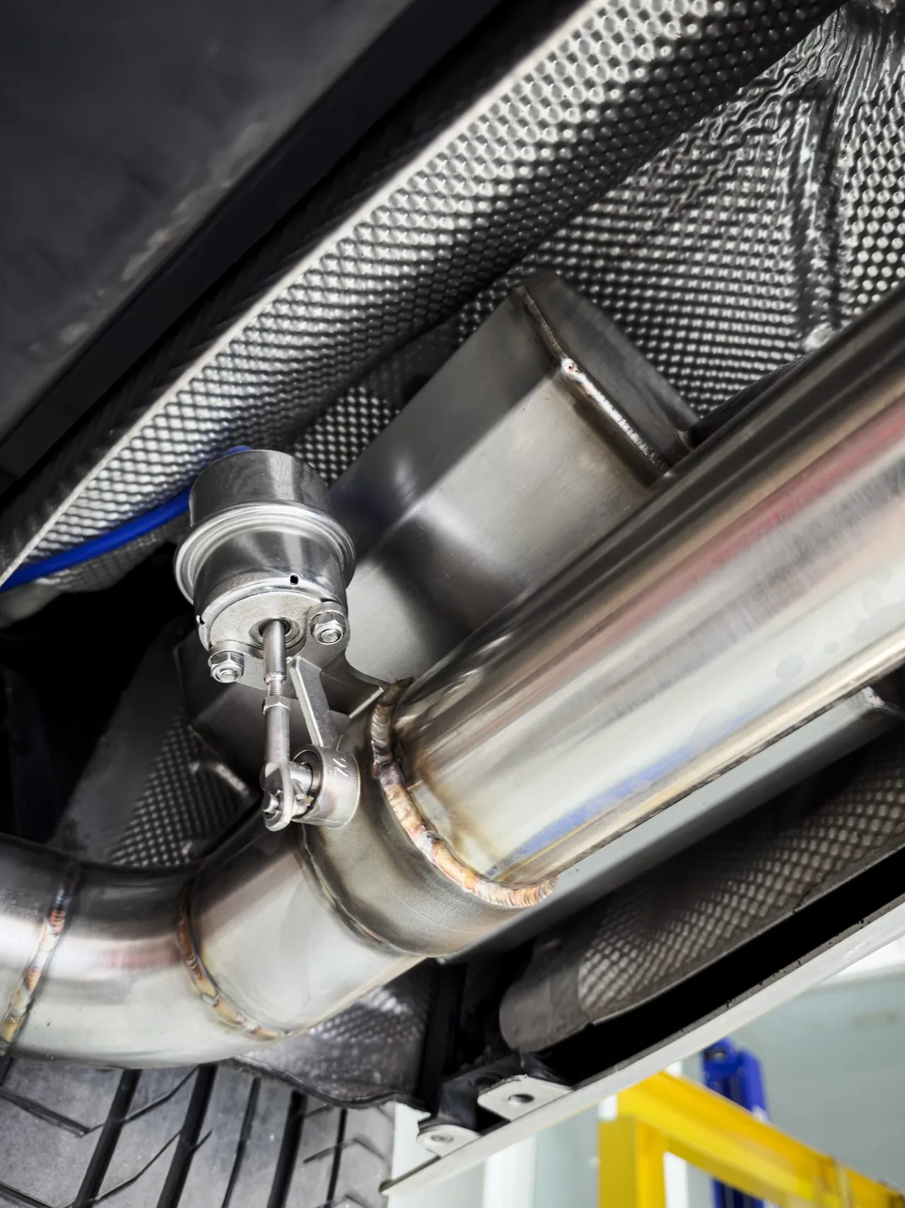 Mercedes AMG CLS63 (218) M157 5.5L V8 BiTurbo Valved Cat Back Exhaust System 76mm/3in, imagine produs